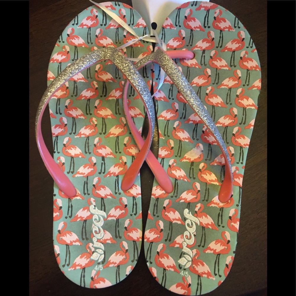 REEF flamingo flip flops - size 4/5